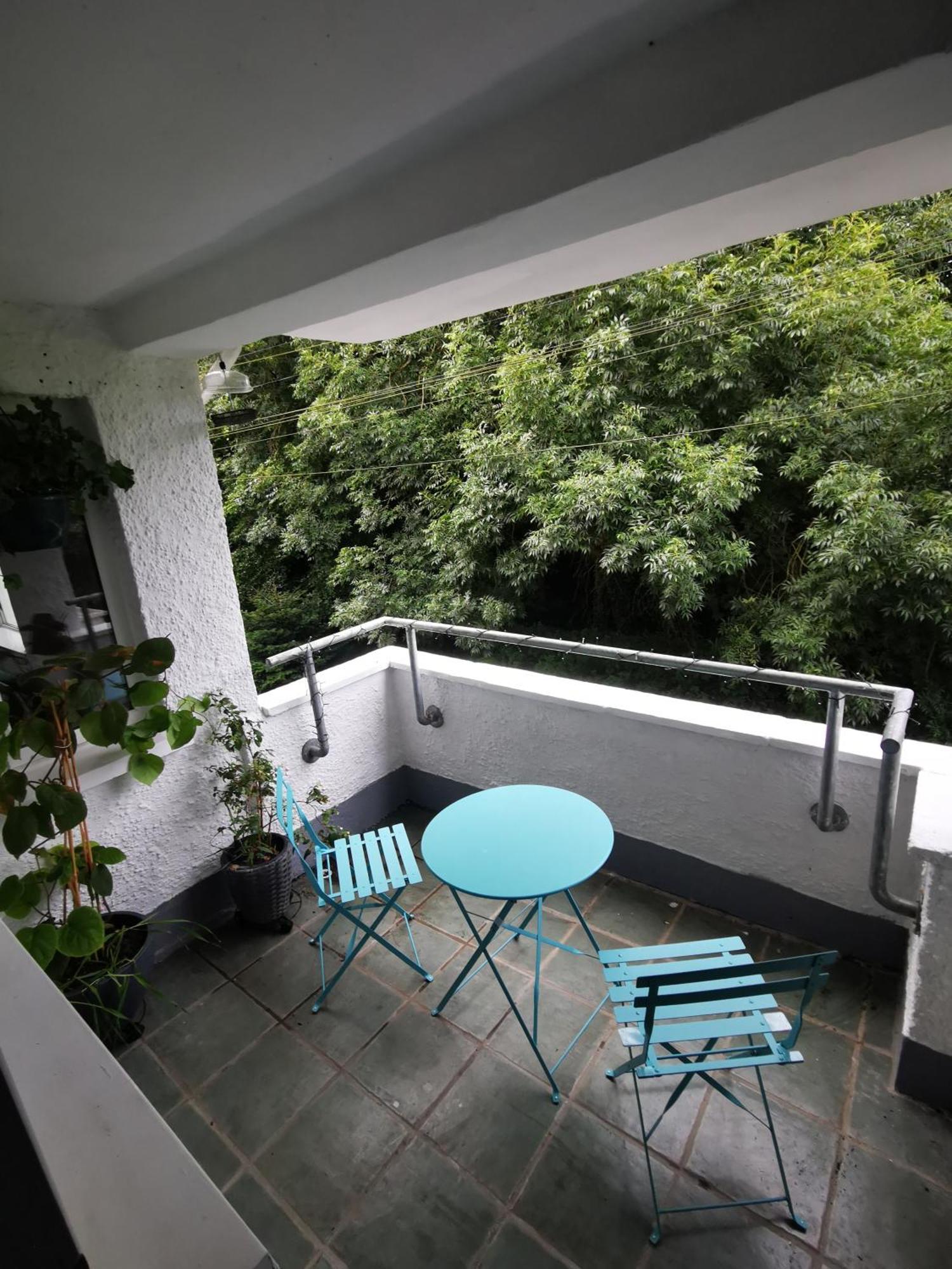 Entire 1 Bed Spacious Apartment, Private Balcony & Study Room Near City Whitehouse  ภายนอก รูปภาพ